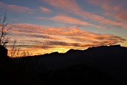 52 Scendo nei colori del tramonto (da sx Castel Regina-Foldone-Sornadello)